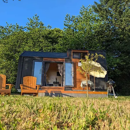 La Vue En Rose By Tiny Away *