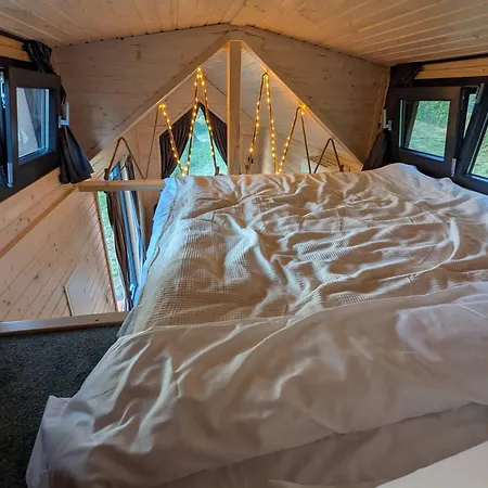 La Vue En Rose By Tiny Away * Senaillac-Latronquiere