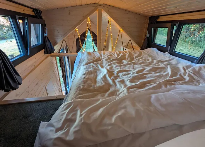 La Vue En Rose By Tiny Away * Senaillac-Latronquiere