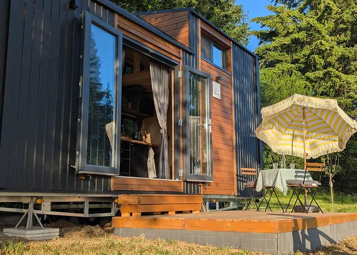 La Vue En Rose By Tiny Away