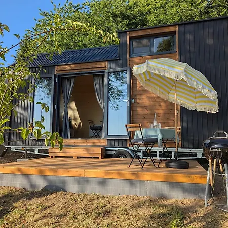 La Vue En Rose By Tiny Away